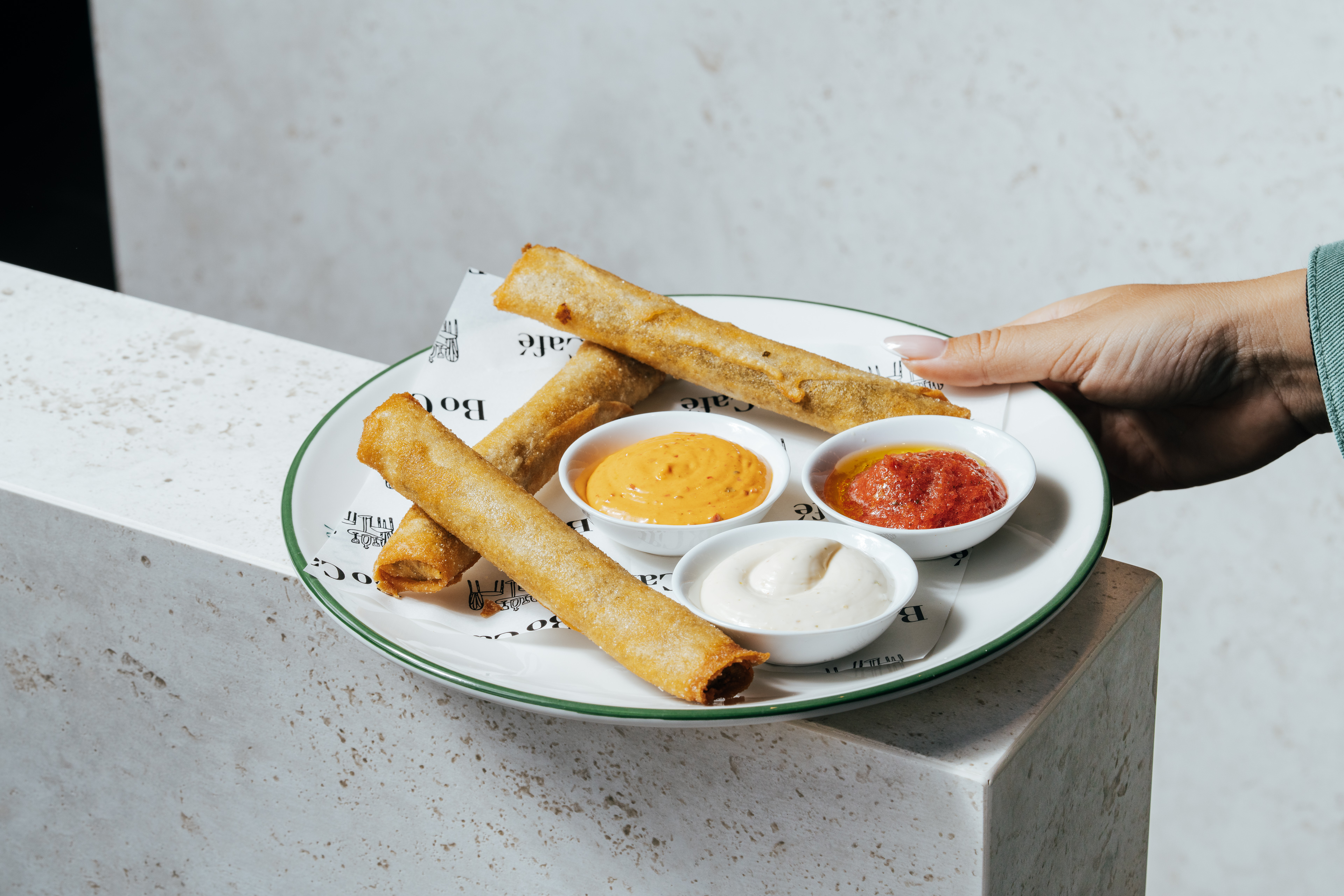 נשנושים וראשונות